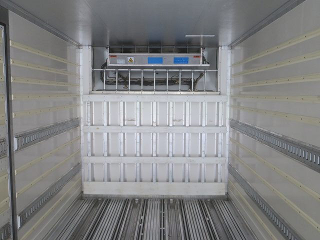 中古トラック 三菱ふそう冷蔵冷凍車 ＃7