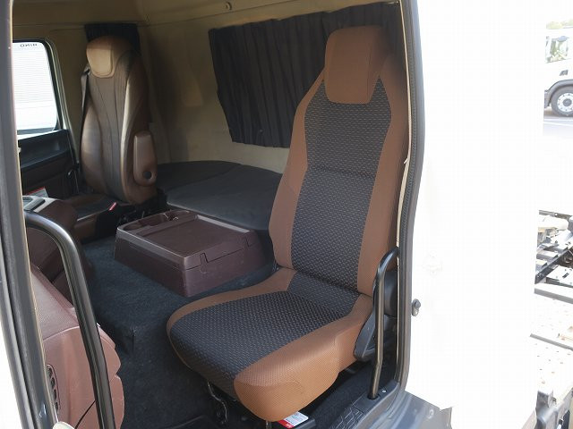 中古トラック 日野トラクタヘッド ＃24