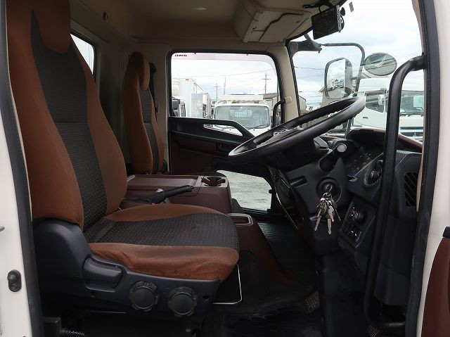中古トラック 日野冷凍バン ＃17