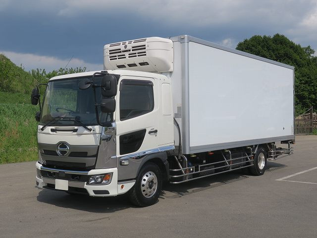 中古トラック 日野冷蔵冷凍車