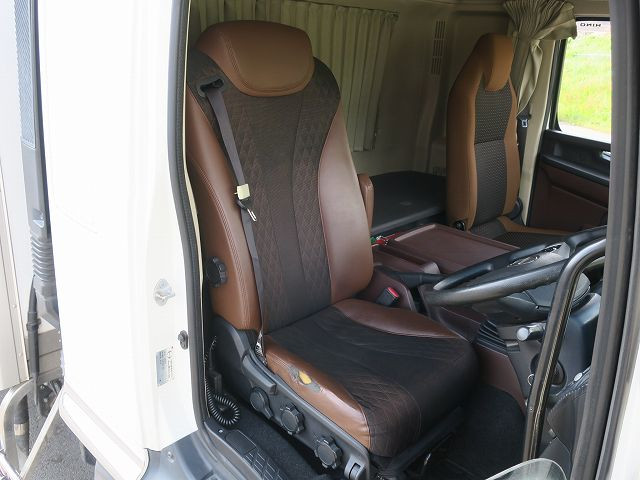 中古トラック 日野冷蔵冷凍車 ＃20