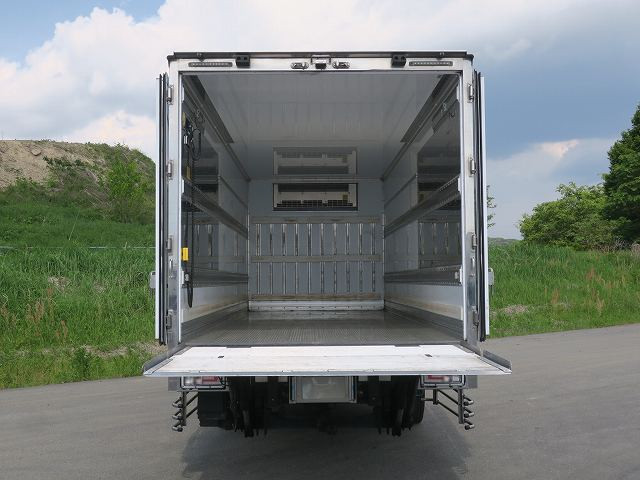 中古トラック 日野冷蔵冷凍車 ＃7