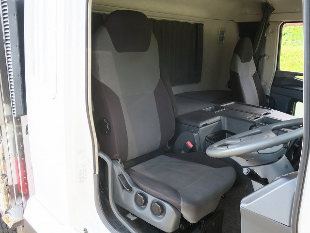 中古トラック 三菱ふそう冷蔵冷凍車 ＃14