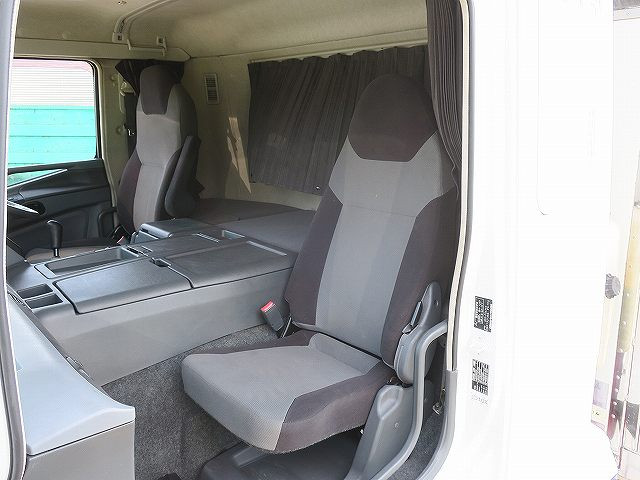 中古トラック 三菱ふそう冷蔵冷凍車 ＃23