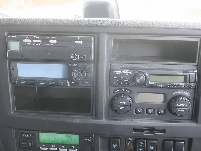 中古トラック いすゞ冷凍バン ＃17