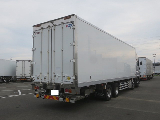 中古トラック いすゞ冷凍バン ＃3