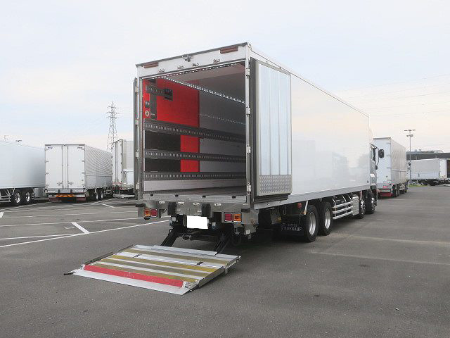 中古トラック いすゞ冷凍バン ＃5