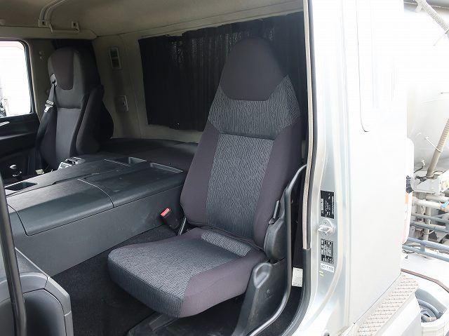 中古トラック 三菱ふそう粉粒体運搬車 ＃22