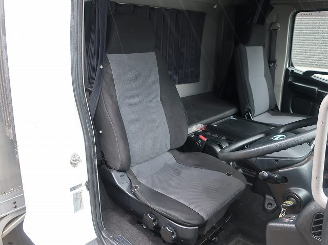 中古トラック 日野 レンジャー 中型アルミバン おばけバン