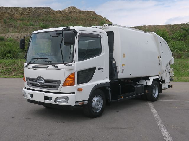  日野パッカー車