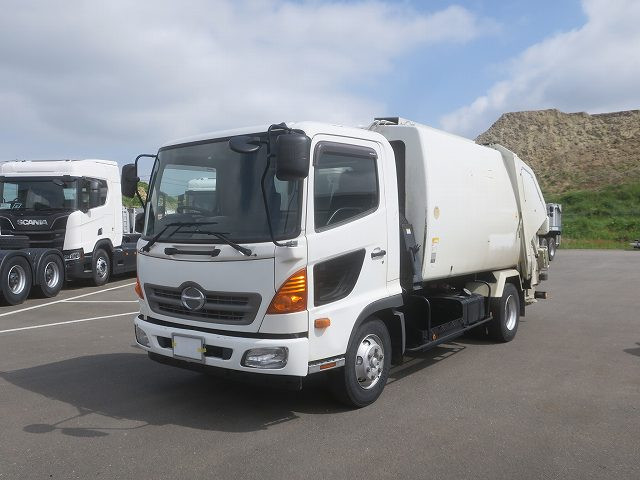 日野　パッカー車