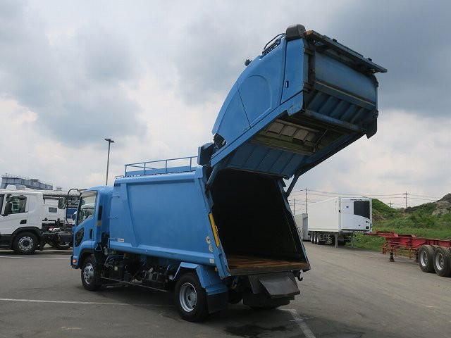 中古トラック いすゞパッカー車 ＃7