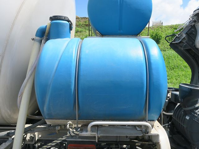 中古トラック いすゞコンクリートミキサー車 ＃11
