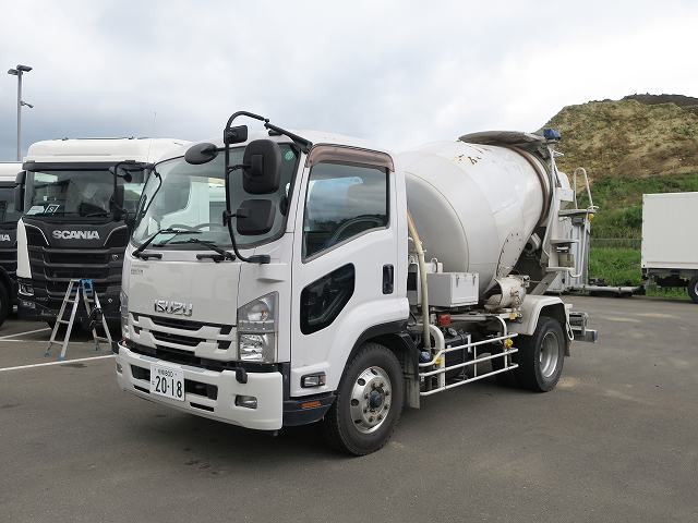 いすゞ　ミキサー車