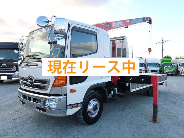 2013 Hino Ranger, flatbed truck with medium-sized crane, 5400 body, 4-speed UNIC, radio-controlled, square legs, 240 horsepower 