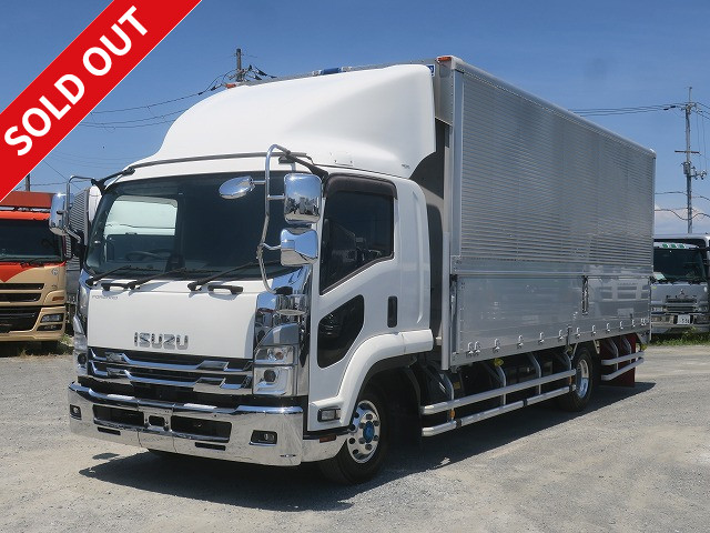 2022 Isuzu Forward, mid-size aluminum wing, 6200 wide, rear air suspension, 240 horsepower, aluminum wheels. ★Approximately 330,000 km on the odometer.★