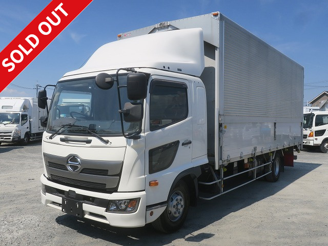2020 Hino Ranger with aluminum wing, 6200W Wide body, 5-ton payload, 240 horsepower, approximately 250,000 km on the odometer.