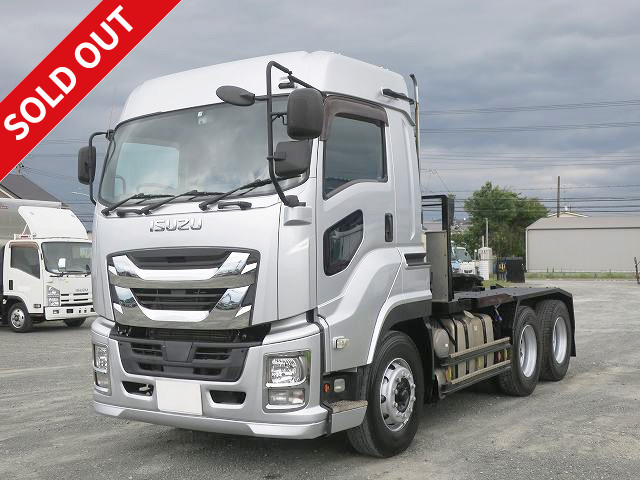 2017 Isuzu Giga Tractor Head, 5th wheel load 16t, 520hp, retarder, high roof, 370,000km on meter, vehicle inspection valid until April 2014