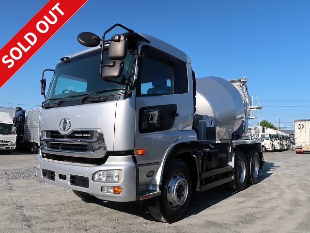 2007 model UD Trucks Quon large concrete mixer truck with 2 differentials, Shinmaywa made, drum capacity 8.7m3, hopper cover *Actual mileage on the meter: approx. 230,000km*