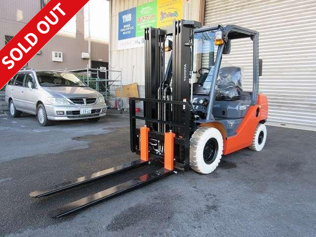 2014 Toyota 2.5t diesel automatic forklift *Side shift and full free mast specifications