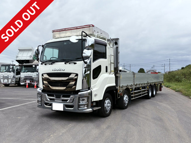 2020 Isuzu Giga Large Flatbed with Aluminum Block, 4-Axle Low-Floor, Retarder, 380 HP, Aluminum Wheels. Approximately 500,000 km on the odometer. Vehicle inspection valid until July 2025.