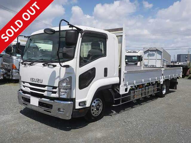 2017 Isuzu Forward, medium-sized flatbed, aluminum block, 5-way opening, 6200 wide, 240 horsepower, aluminum wheels. *Inspection valid until February 2014* 