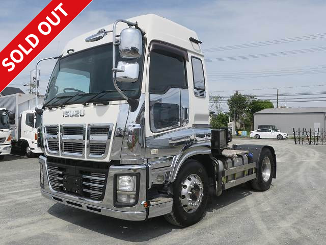2015 Isuzu Giga Tractor Head, 5th wheel load 11.5t, 460 horsepower, high roof, aluminum wheels, *Approximately 550,000km on meter*