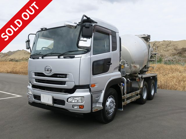 2012 UD Trucks Quon Large concrete mixer truck 2 differentials Kayaba drum capacity 8.3m3 Electric hopper cover Retarder * Actual mileage on the meter is about 220,000km! *