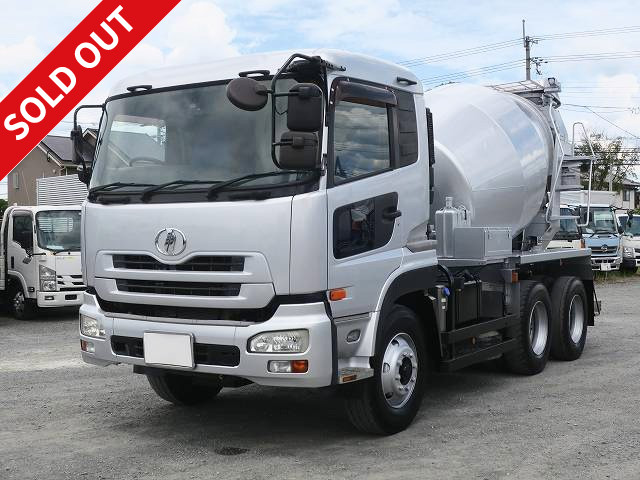 2008 model UD Trucks Quon large concrete mixer truck with 2 differentials, manufactured by Shinmaywa, drum capacity 8.9m3, electric hopper cover *Actual mileage on meter: approx. 320,000km/Inspection valid until September 2014*