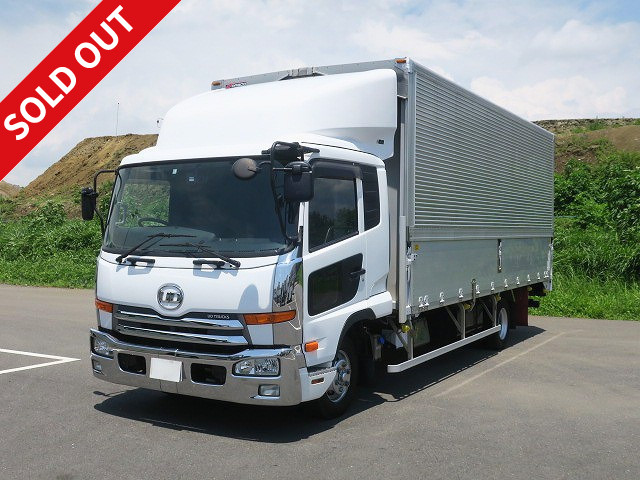 2015 UD Trucks Condor Medium Aluminum Wing 6200 Wide Combination Gate *Approximately 310,000km on meter / Vehicle inspection valid until November 2013 *