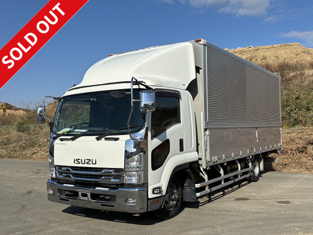 2017 Isuzu Forward, mid-size aluminum wing, 6200 wide, rear air suspension, 240 horsepower, approximately 890,000 km on the odometer.