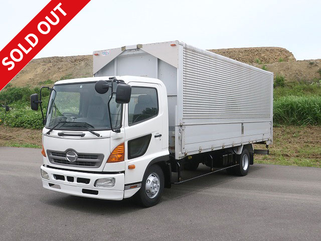 2011 Hino Ranger Medium Aluminum Wing 6200 Standard *Approximately 250,000km on meter*