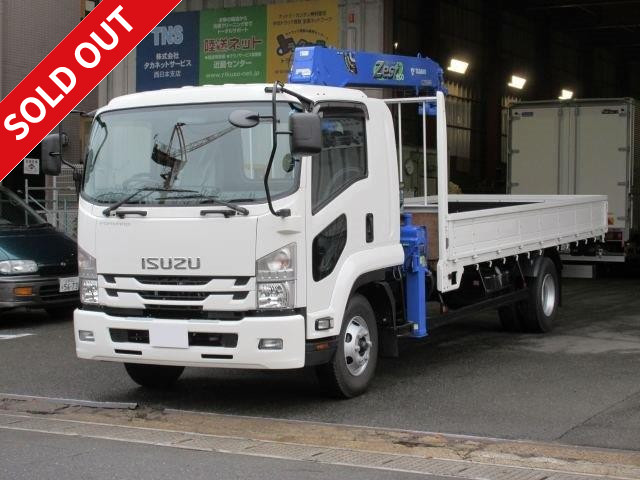 2015 Isuzu Forward flatbed with crane, standard wooden flatbed, Tadano 4-stage hook-in, radio-controlled car. Available for lease!