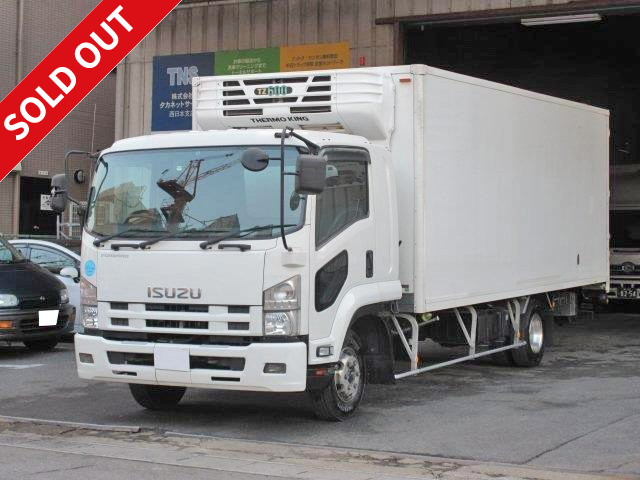 2010 Isuzu Forward refrigerated van with lift-up PG! Thermo King, set to -25 degrees