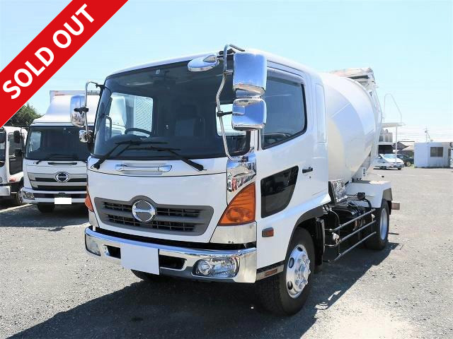日野コンクリートミキサー車