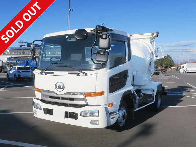 UDトラックスコンクリートミキサー車
