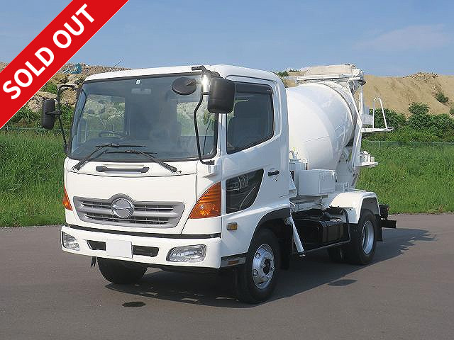 日野コンクリートミキサー車