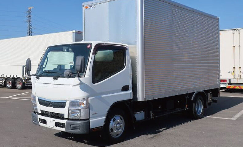 【三菱ふそう】キャンターの特徴や中古車両の選び方・注意点を解説