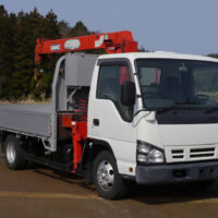 ユニック車とは何？クレーン車との違いや必要な資格など