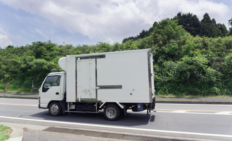 冷凍車のサブスクがおすすめ！サービスの詳細やリースとの違いを解説
