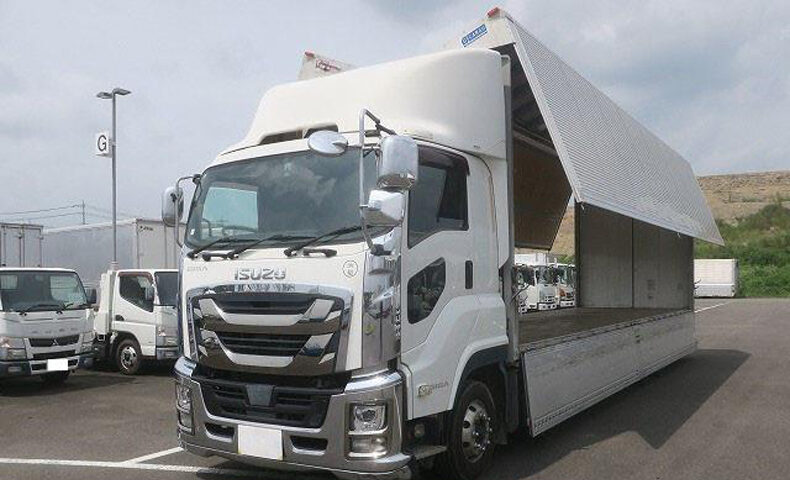 中古の大型ウイング車をお探しならトラックランド！サービスの詳細・選ぶ際の注意点など