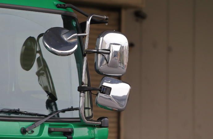 トラックのミラーの調整方法・合わせ方