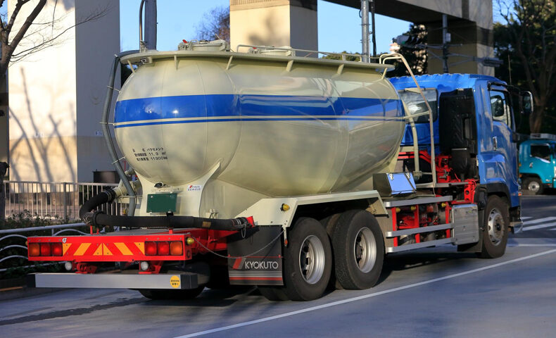 バルク車とは何？種類・仕組みや運転に必要な免許・資格など