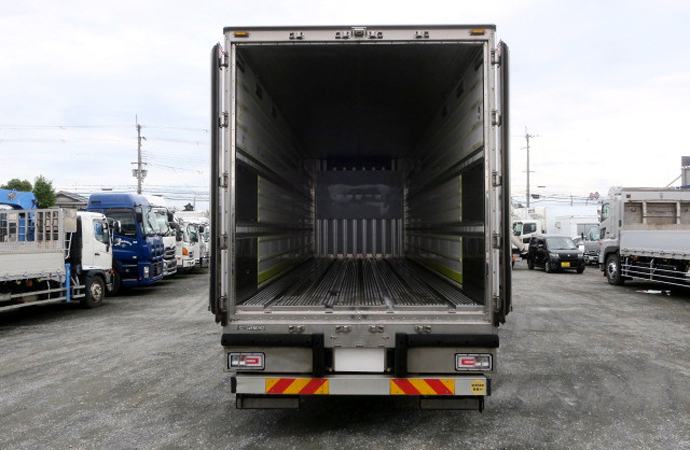 中古の大型冷凍車を選ぶ際のポイント・注意点