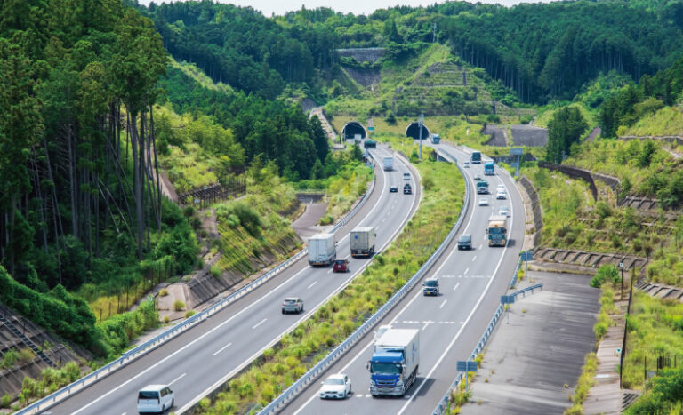トラックのサイズ一覧！大きさ別の特徴・用途などを解説