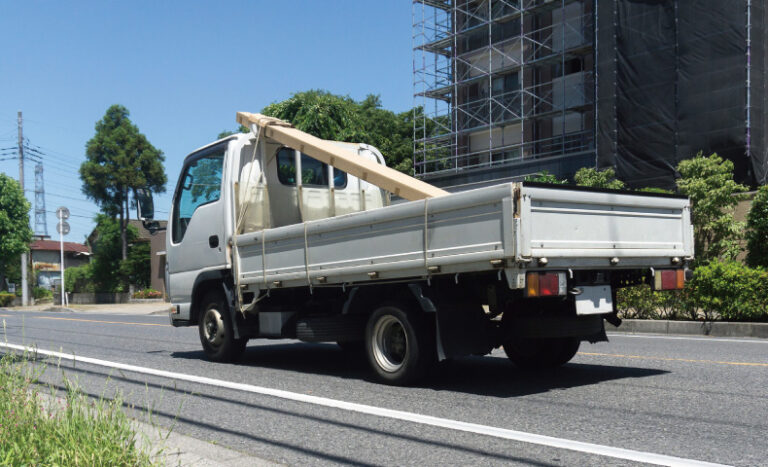平ボディ車とは？特徴・用途やデメリットなどを解説