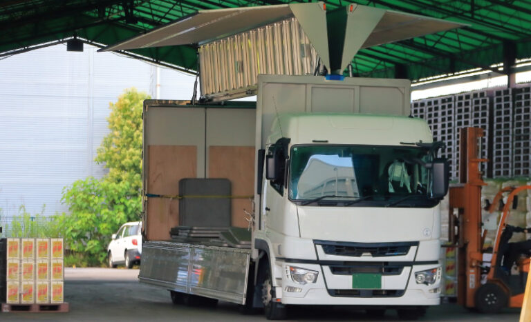 【荷役作業中のヒヤリハット】起こりやすい事故と防止策を解説